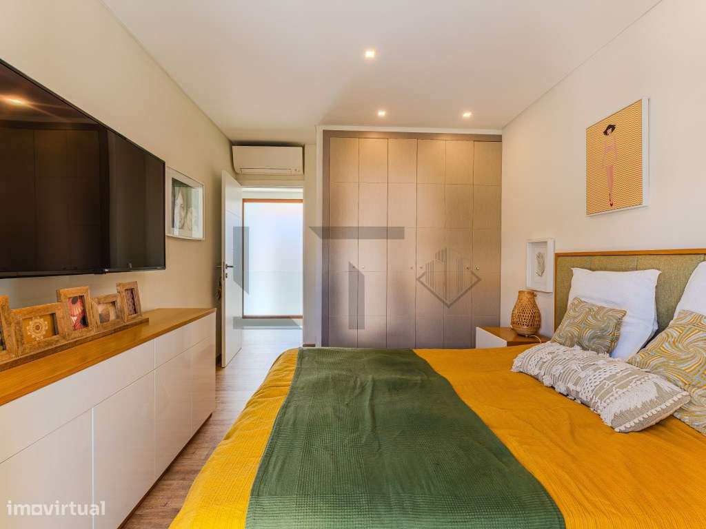 Fantástica Moradia T4 Moderna com Vista Mar, Jardim e Estacionament...-40