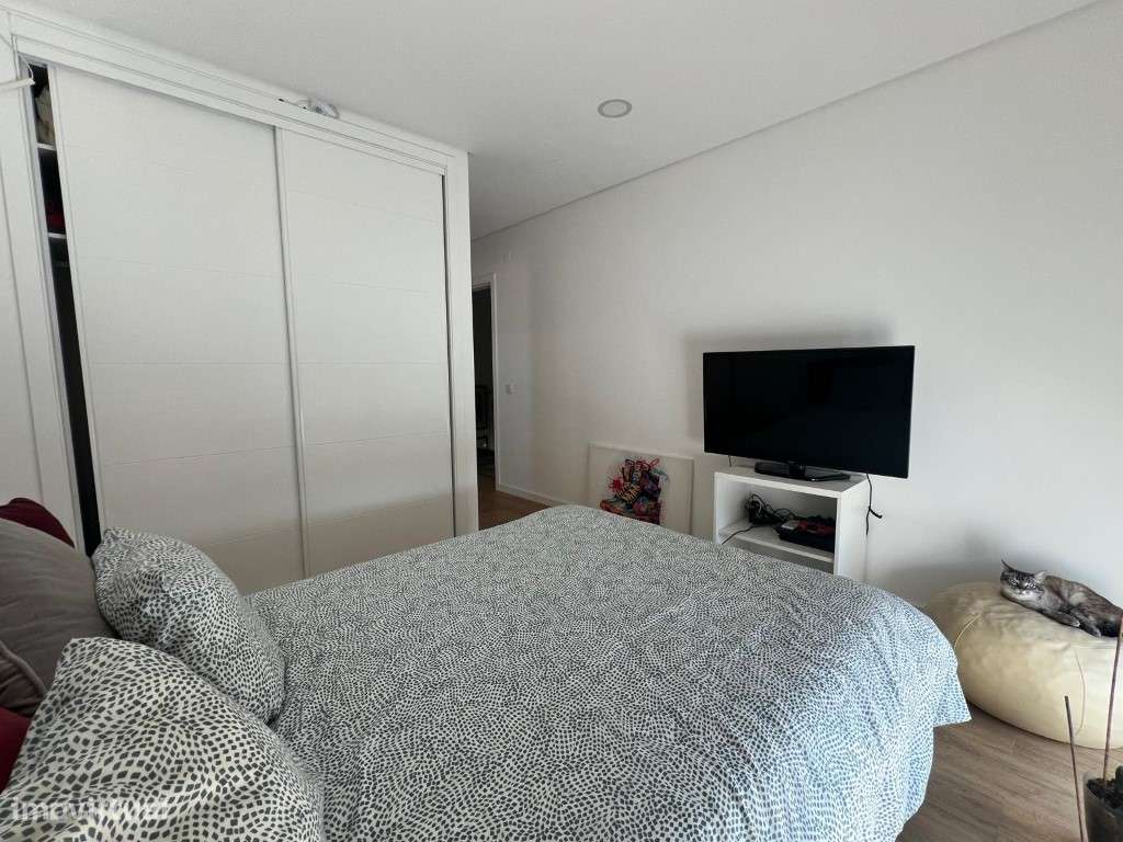 Moradia Isolada T4 Com piscina-21