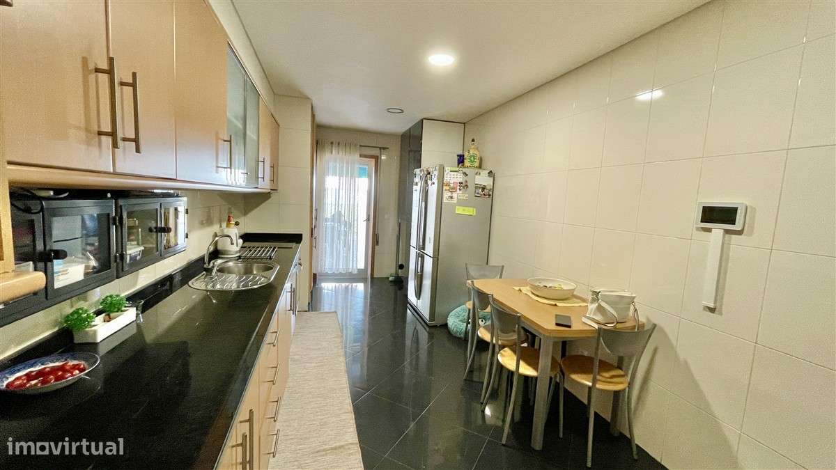 Andar de Moradia T2-Aver-o-Mar-Terraço-garagem fechada-5