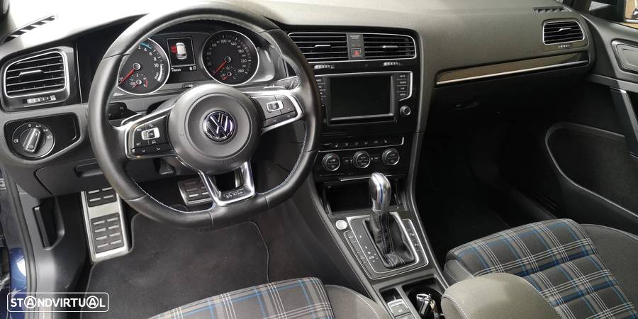 VW Golf - 16