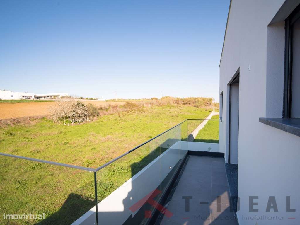 Moradia T4 nova próxima da Lourinhã e das praias-46