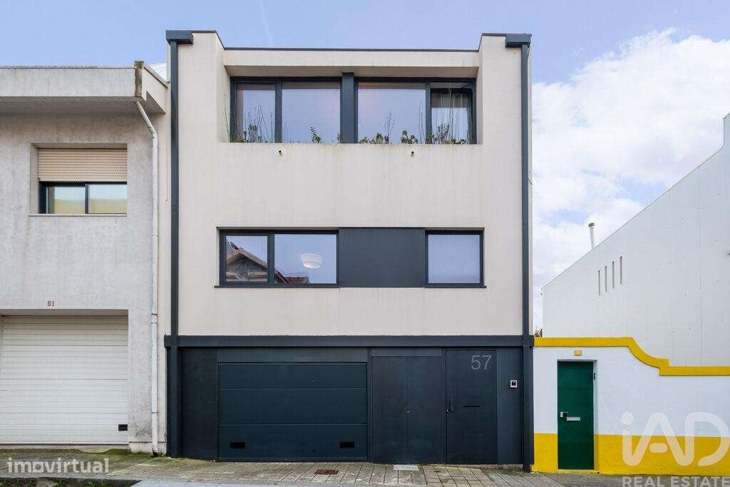 Casa / Villa T7 em Paranhos de 314,00 m2 - Grande imagem: 1/28