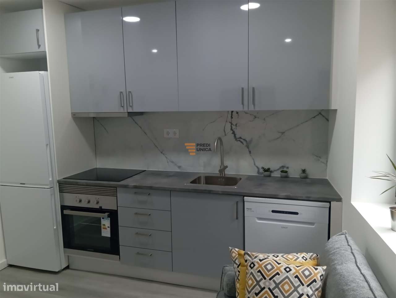 Moradia  T1 totalmente renovada-18