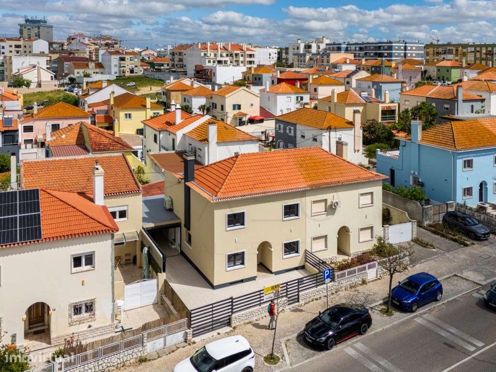 NOVO - Moradia de T4+2 no Bairro da Conceição-36