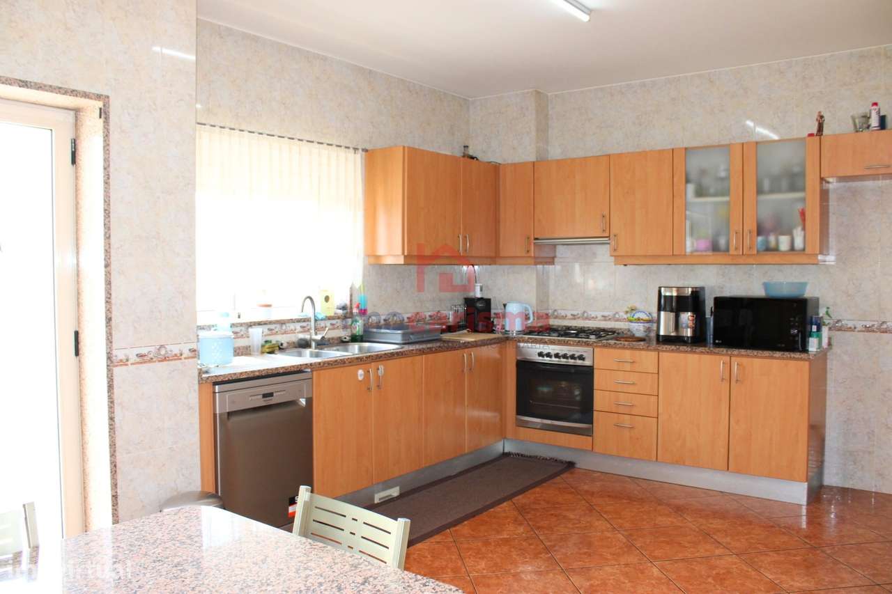 Moradia T3 em Banda em Oliveira Santa Maria, Vila Nova de Famalicão-11