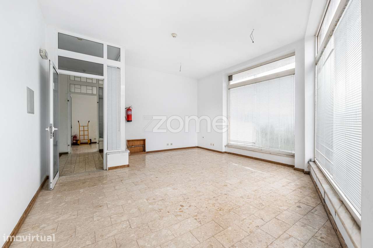 Loja 22 m² - Sobreira . Paredes - Grande imagem: 3/38