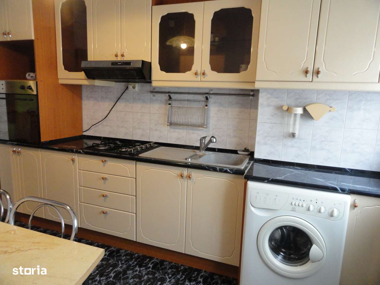 Apartament 2 camere decomandat etaj intermediar 85 mp la Z-uri Vlaicu-15