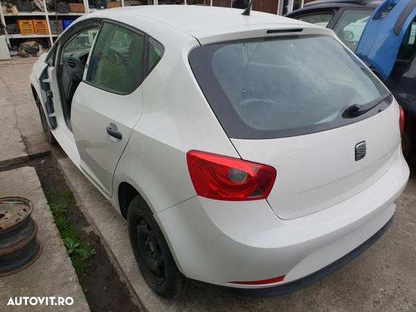 Dezmembrez Seat Ibiza 2011 1.2 benzină CGP - 2