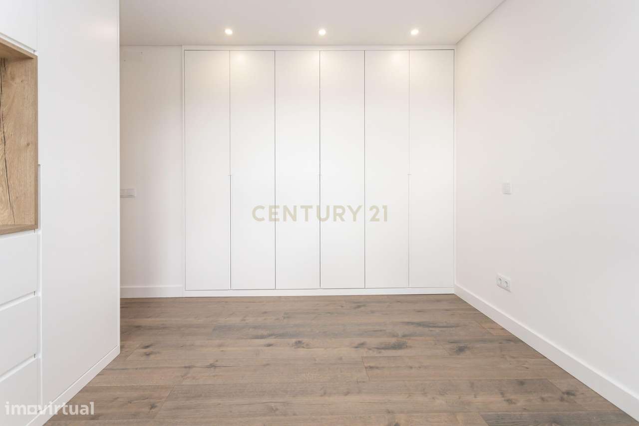 Dois Apartamentos Modernos (T3 + T2) na Qta. do Desembargador – Feijó-43