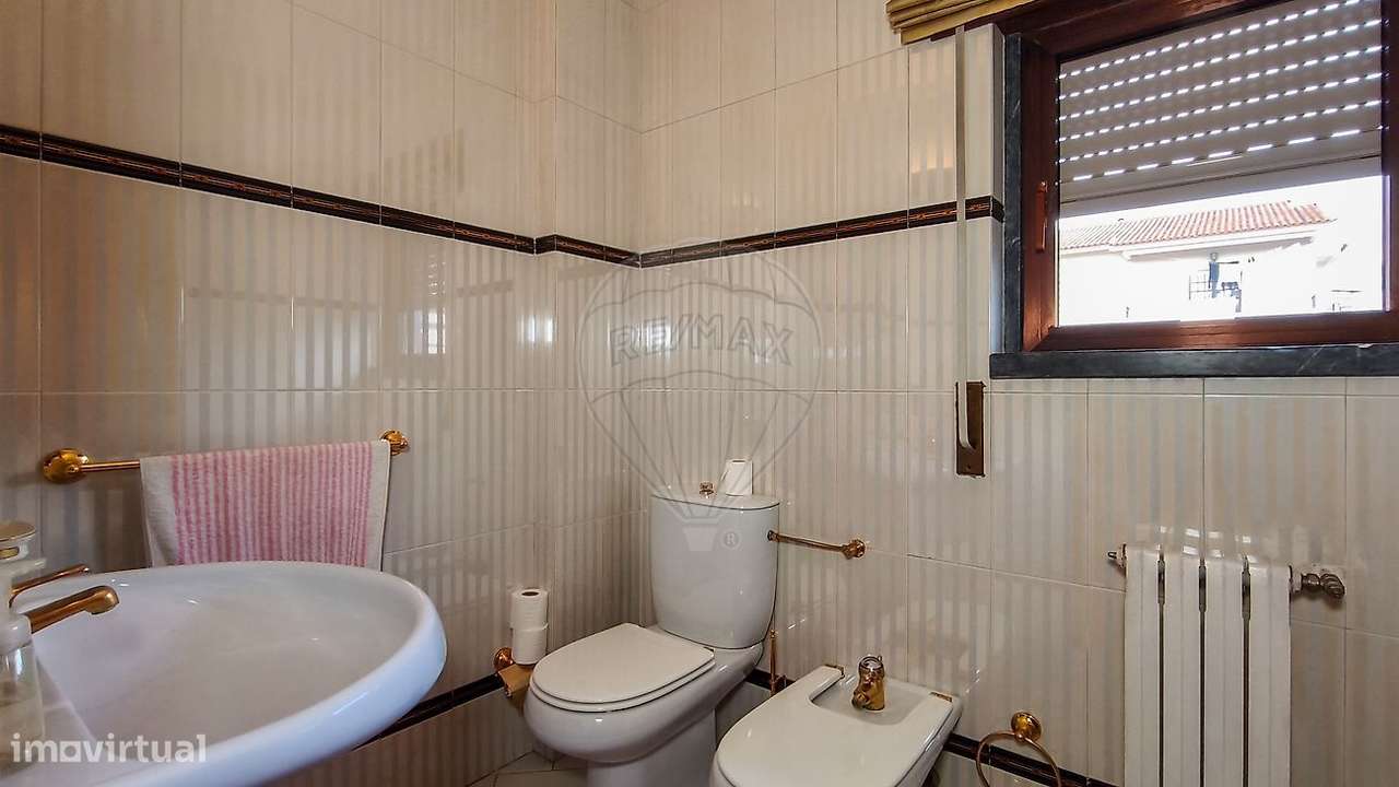 Moradia T6 para venda-23