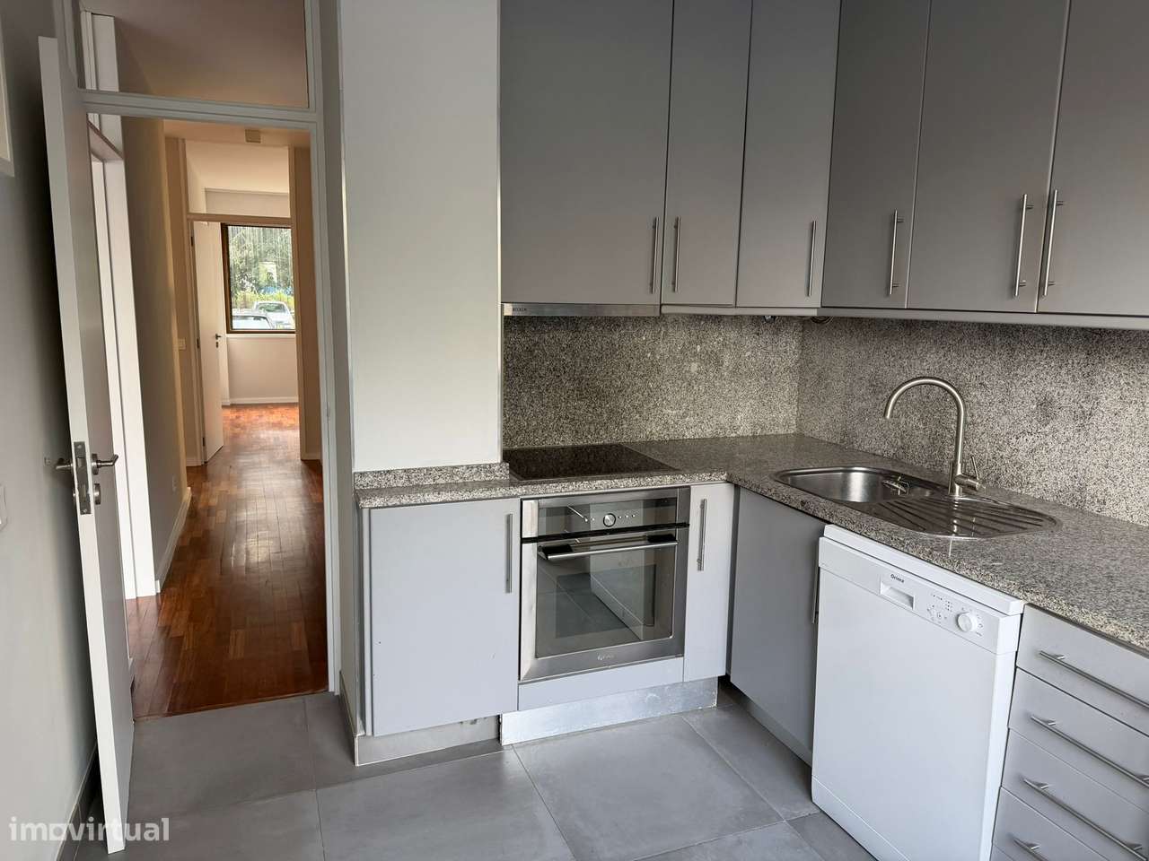 Apartamento T2 com garagem em Ramalde - Grande imagem: 4/18