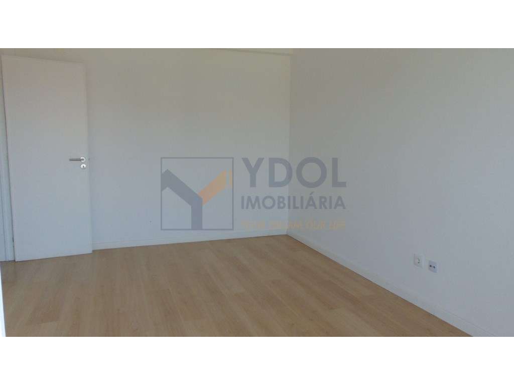 T1 Remodelado com Varanda Generosa e Excelente Luminosidade no Alto...-10