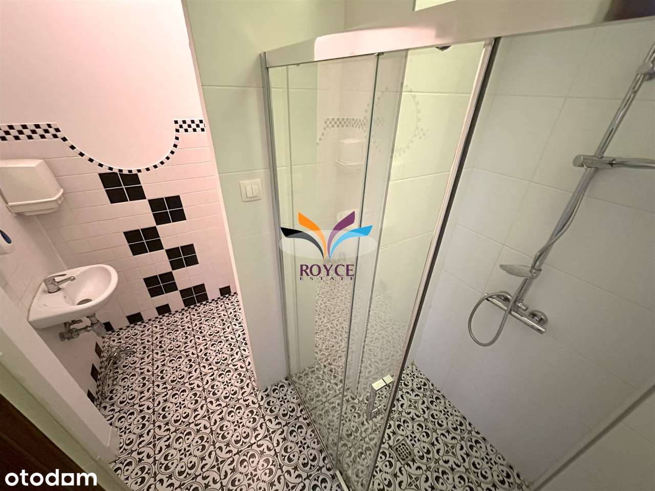 Mokotów ul. Śródziemnomorska 120 m2 garaż komórka-12