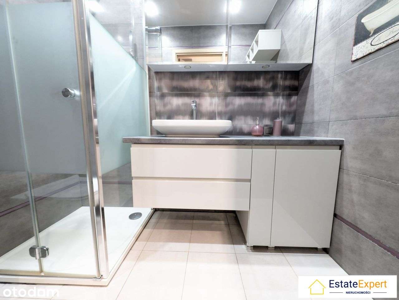 2 pokoje do zamieszkania z widna kuchnią i dużym b-9