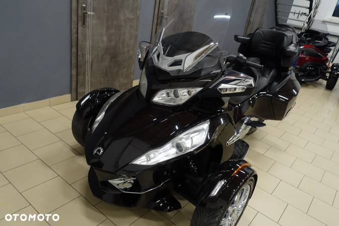 Can-Am Spyder - 21