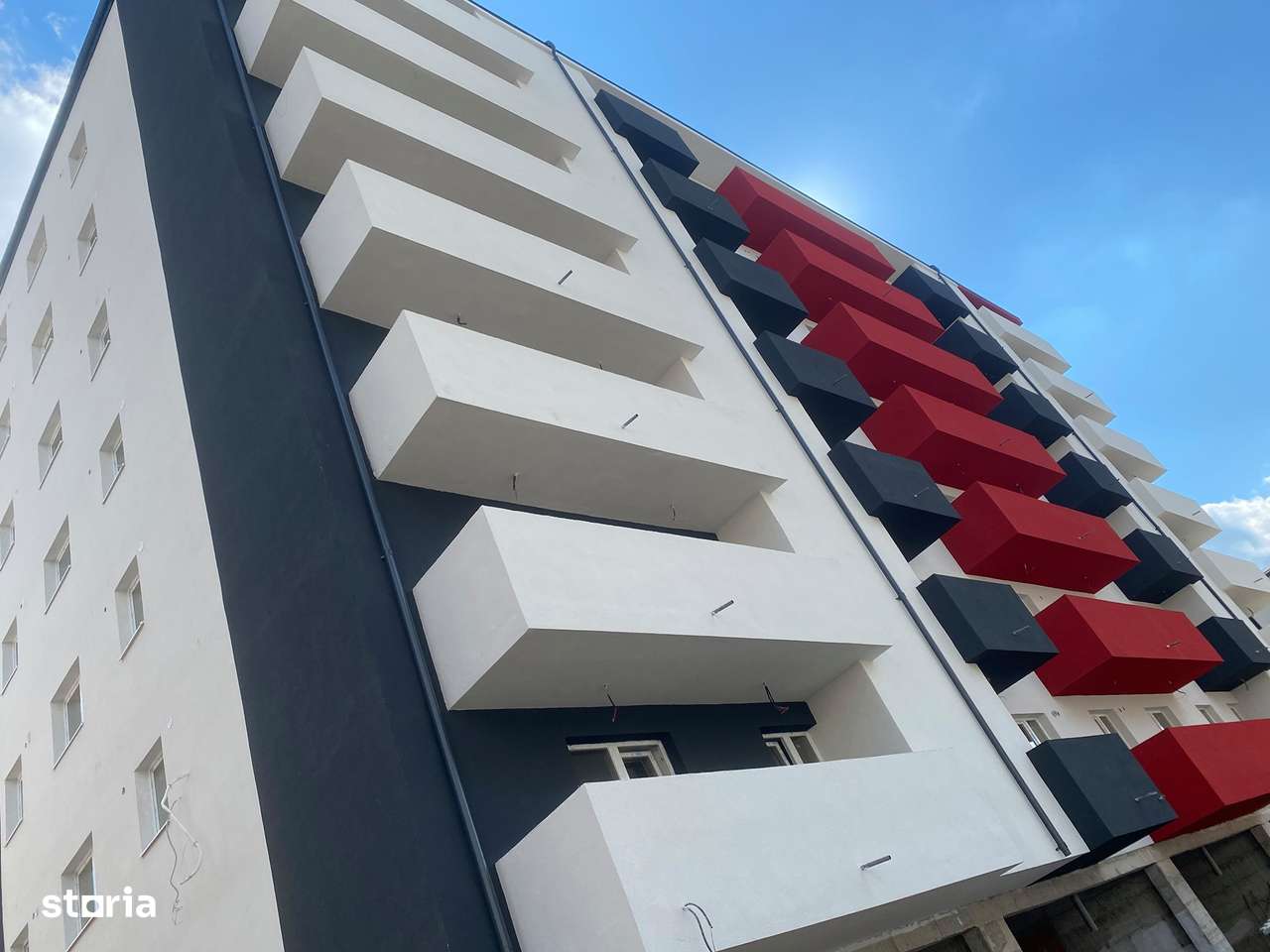 Metrou Aparatori 950 m - 3 camere decomandat acceptam credit in constr - Imagine principală: 4/5