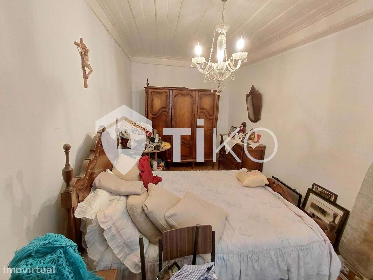 Moradia T5 Tradicional no Centro de Coja  – Ideal para Residência ou T-11