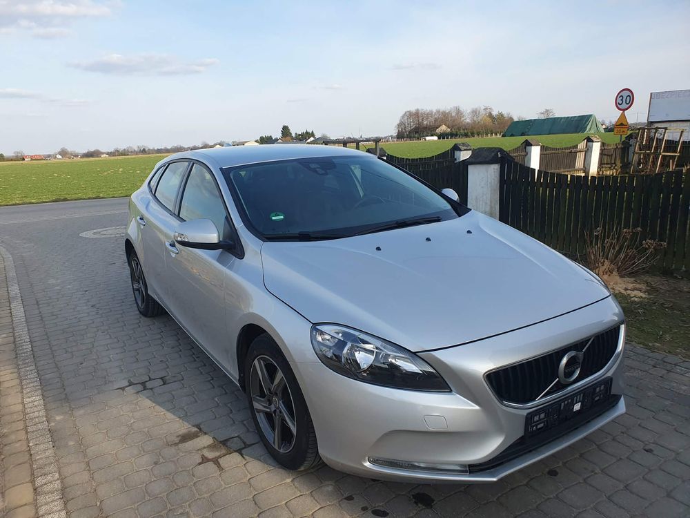 Volvo V40 II D2 2017