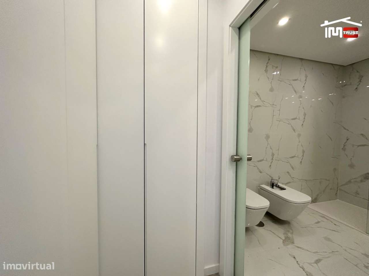 Incrivel Apartamento T3 com Varandas, Garagem e Arrecadação-9