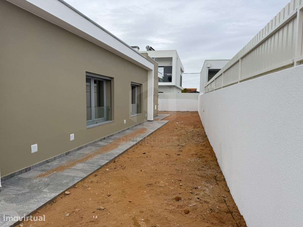 Moradia Terrea isolada T4 Pronta a escriturar - Grande imagem: 4/17