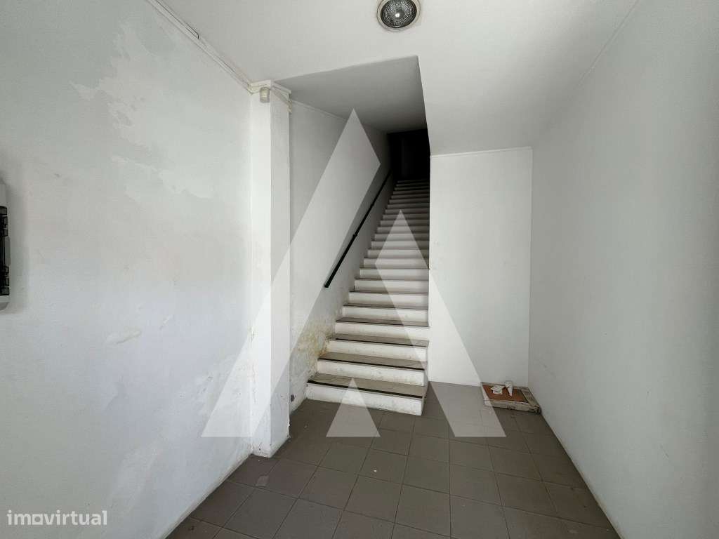 Edifício composto por Lojas e Escritórios no centro Histórico de Év... - Grande imagem: 5/22