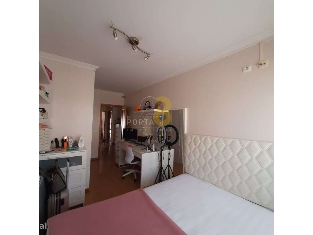 T2 com Terraço - Senhora da Hora-17