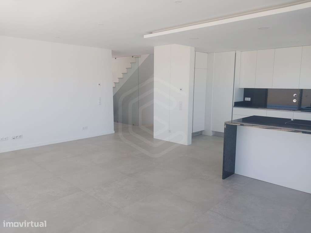 Moradia T3+1 localizada entre Portimão e Lagos, Algarve - Grande imagem: 5/47