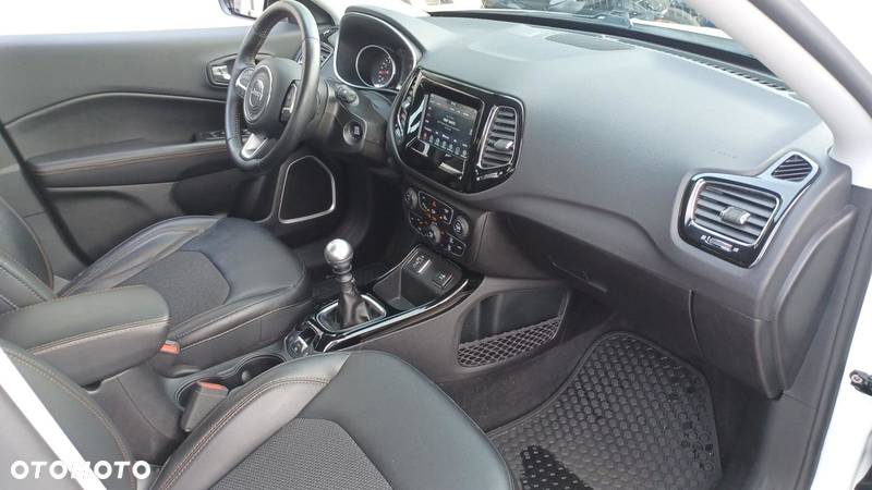 Jeep Compass 1.4 TMair Limited FWD S&S - 27