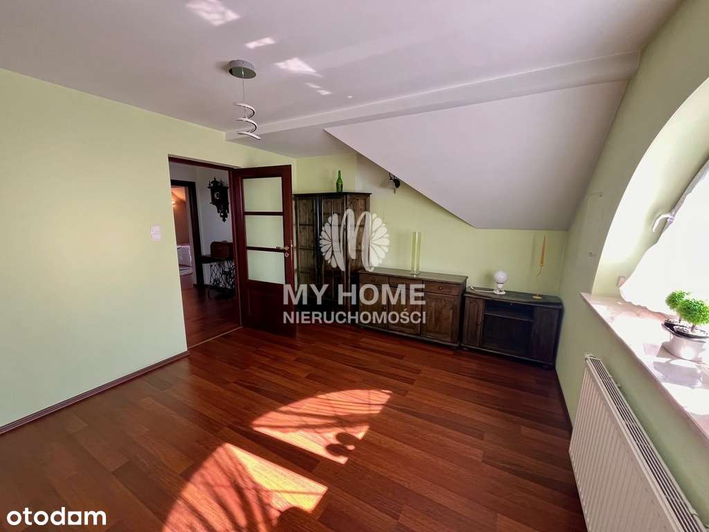 Przestronny Dom z Fotowoltaiką i Ogrodem-18