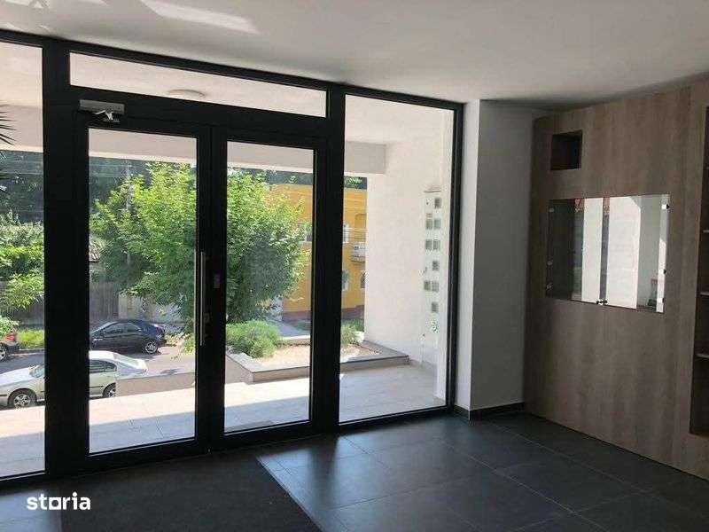 Vand apartament 3 camere Toporasi 1 - Imagine principală: 5/8