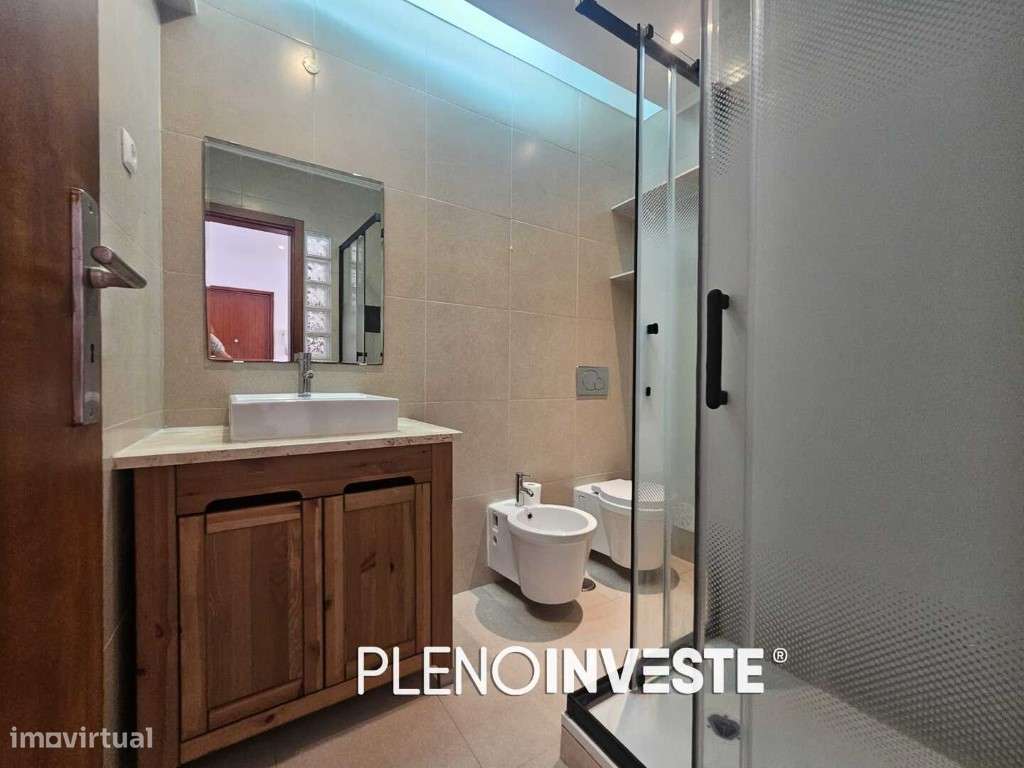 Apartamento T4 transformado em t3 na cova da piedade Almada-9