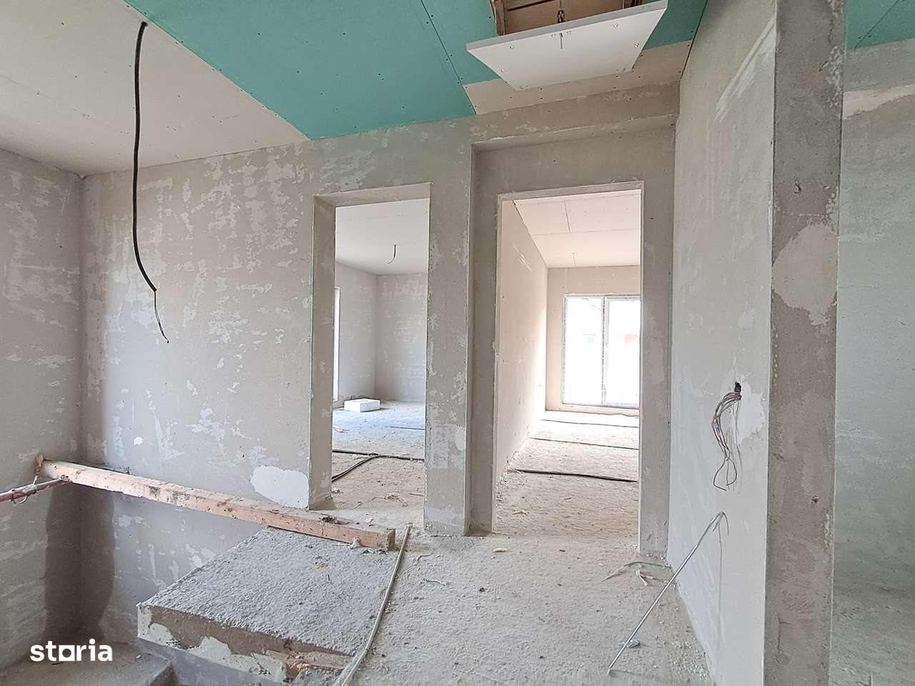 Casa cuplata prin garaj 23 mp, sup. totala 147 mp P+E in Chinteni-6