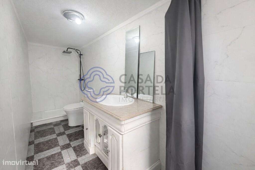 Moradia V3 de dois pisos, situada em Sobrado - Grande imagem: 5/15