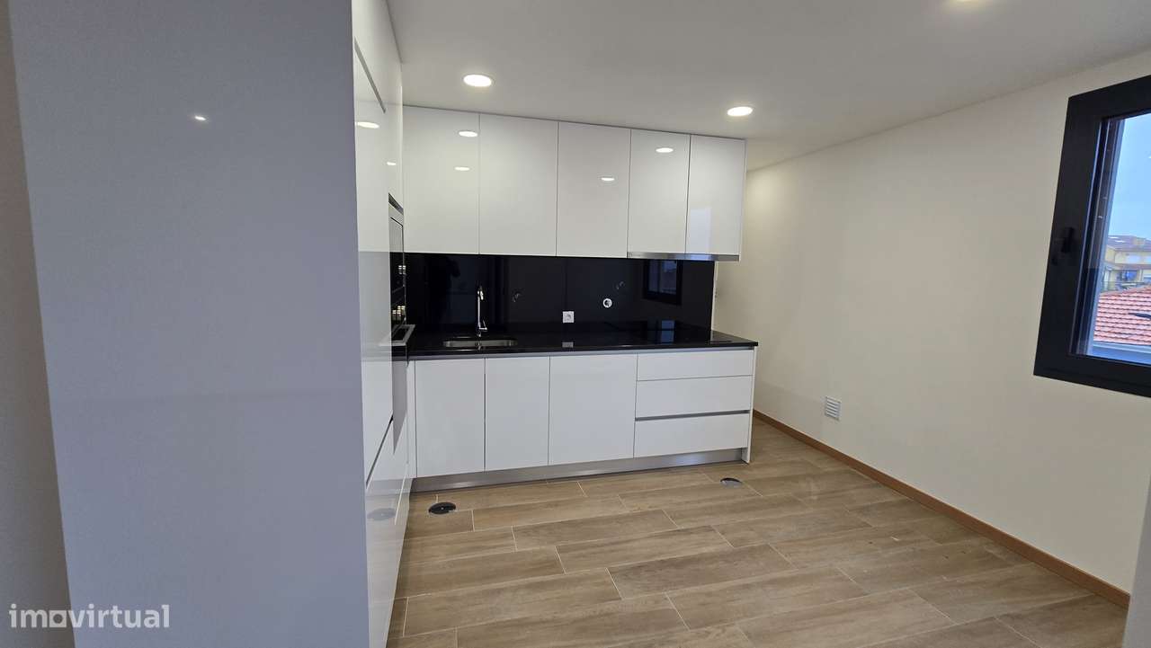 T3 Novo Oliveira do Douro - Grande imagem: 4/23