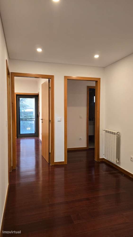 ARRENDA-SE T2, DISPONÍVEL PARA ENTRADA IMEDIATA - Grande imagem: 2/15