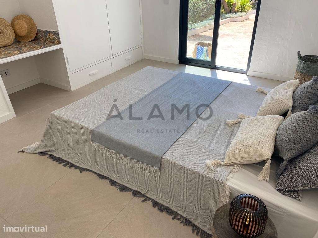 Excelente Vila V3 renovada com Vista Mar em Santa Bárbara de Nexe - Grande imagem: 5/24