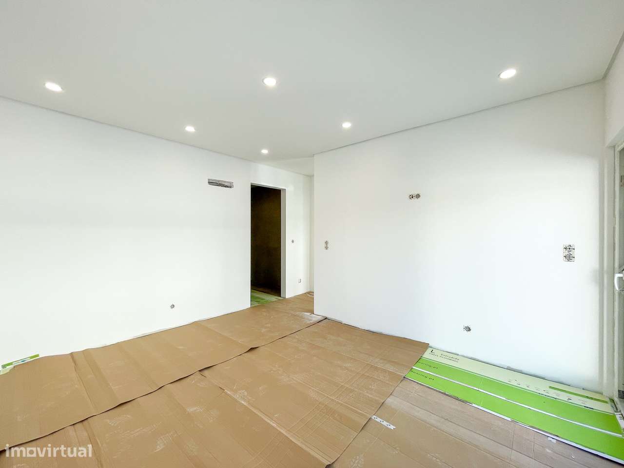 Moradia T4 com Piscina - Santa Iria de Azoia (Bairro da Salvação)-41