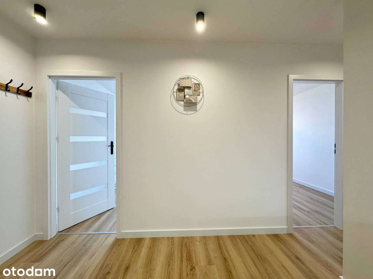 2-pokojowe mieszkanie - po remoncie - obok Sky Tower - PL,UA,RU,ENG-7