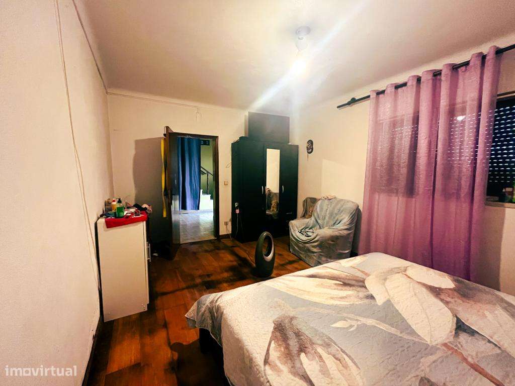 Moradia Isolada T5 com Garagem e Forno Tradicional-16