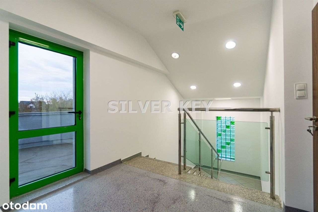 Budynek Biurowo-Socjalny/Doskonały dojazd do S8-10