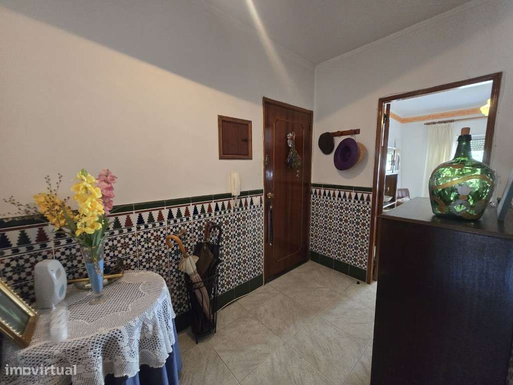 Simpático Apartamento T3, em prédio com elevador, no centro de Tavira-8