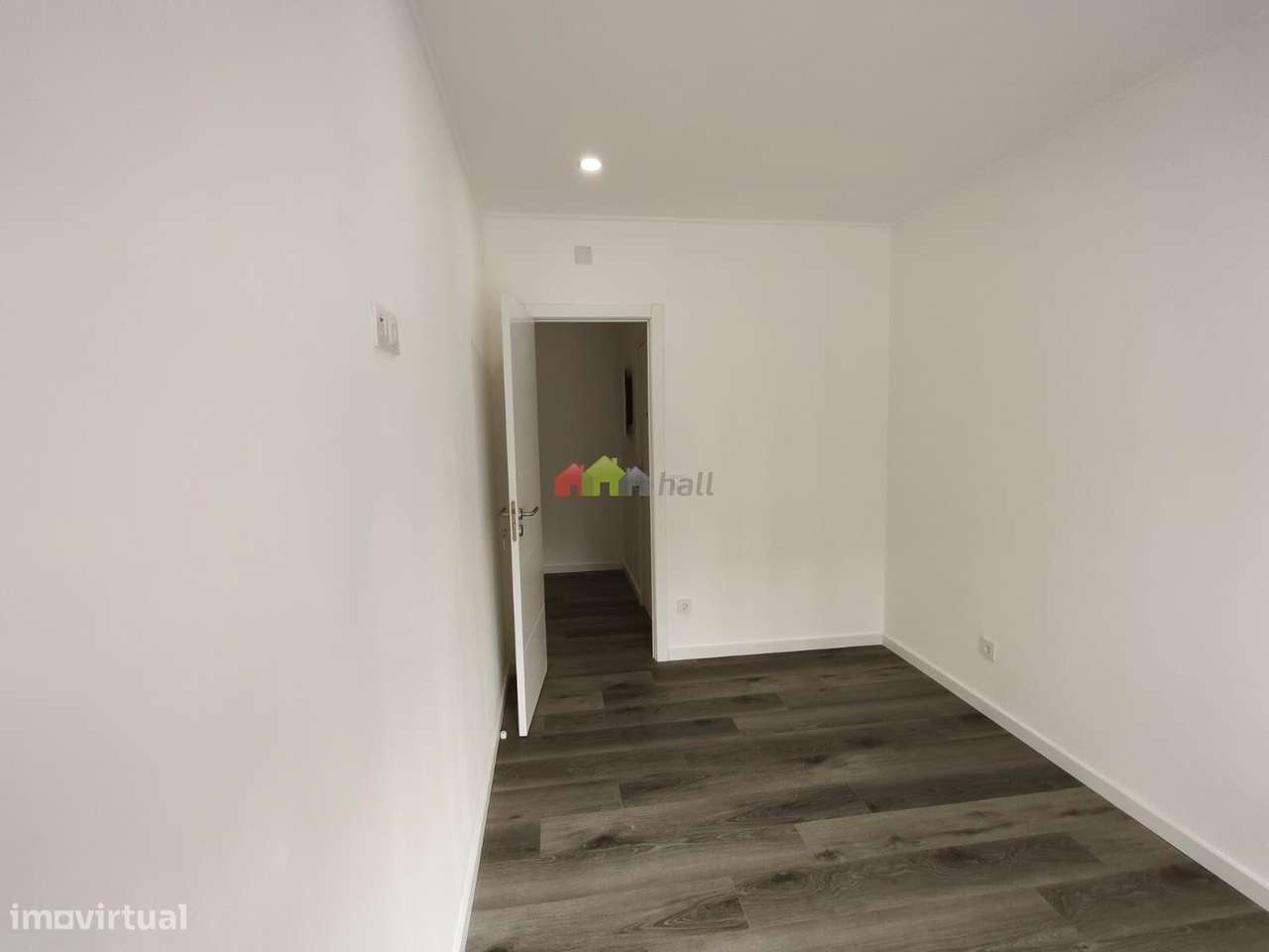 Apartamento T2 Remodelado na Baixa Banheira-18