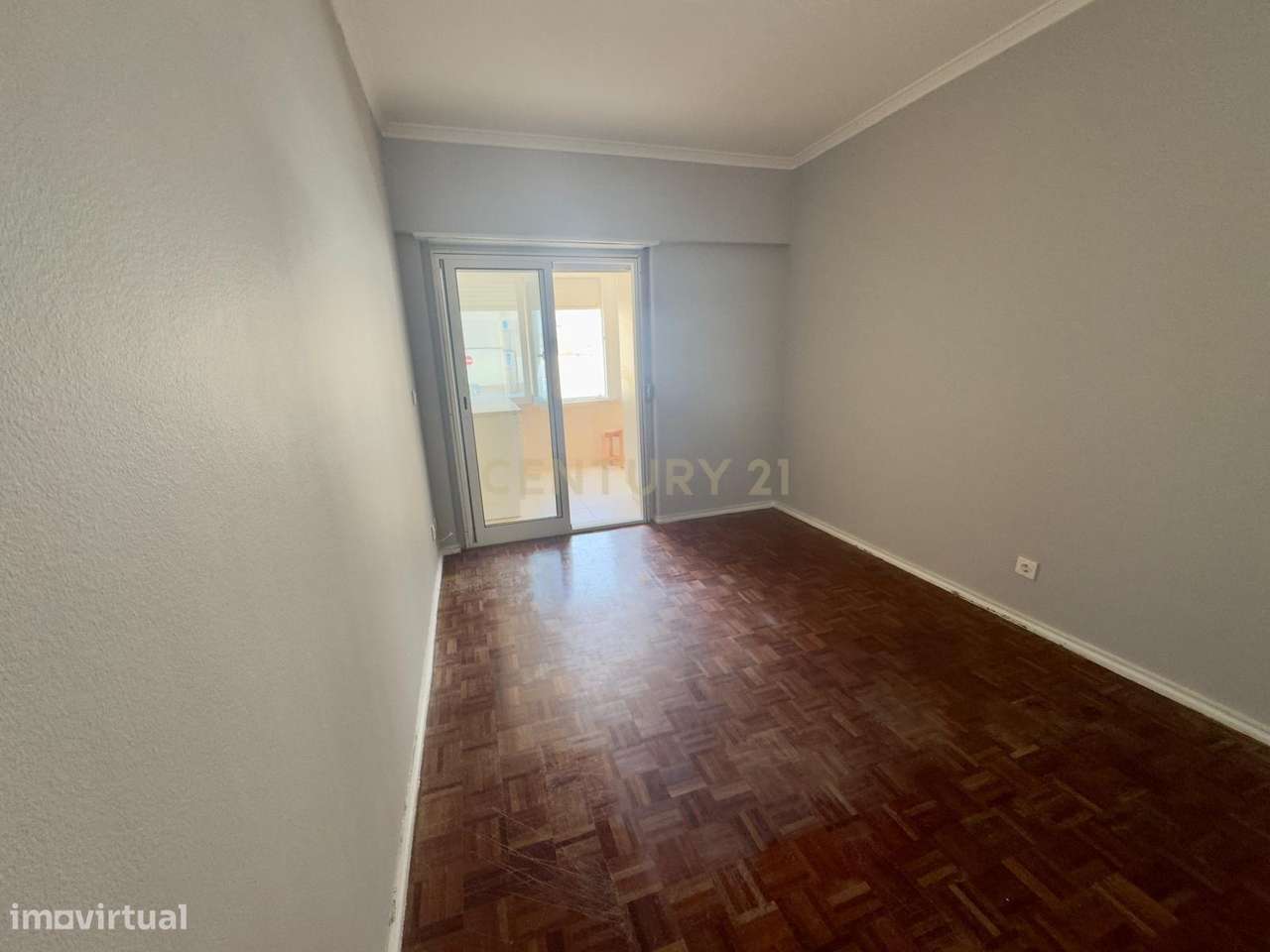 T3 com cave em São Pedro do Estoril – Versatilidade e localização priv-14