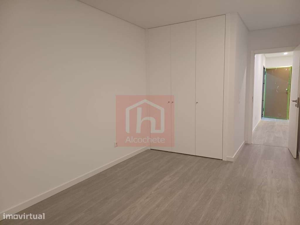 Apartamento T3 com parqueamento na Urbanização dos Moinhos, Montijo - Grande imagem: 4/25