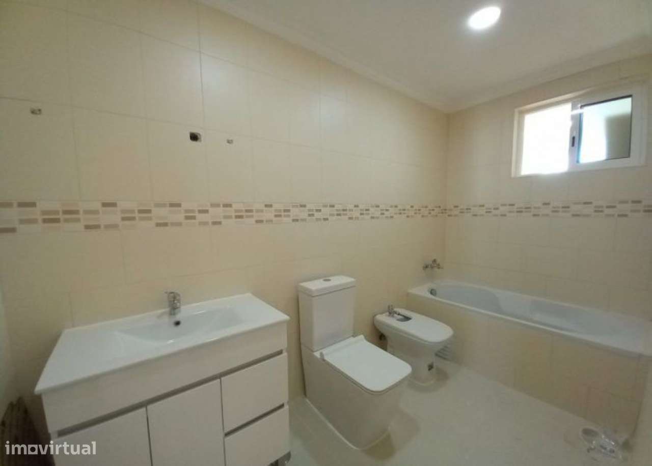 Moradia T4 remodelada na Parede, Cascais-15