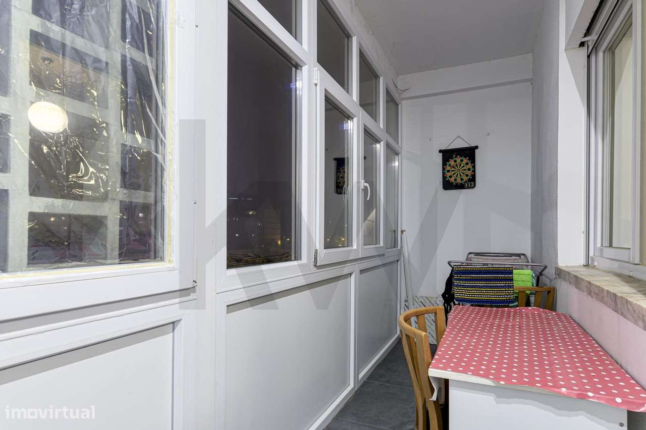 Oportunidade Única em S. Domingos de Benfica: T4 com Potencial e Local-30