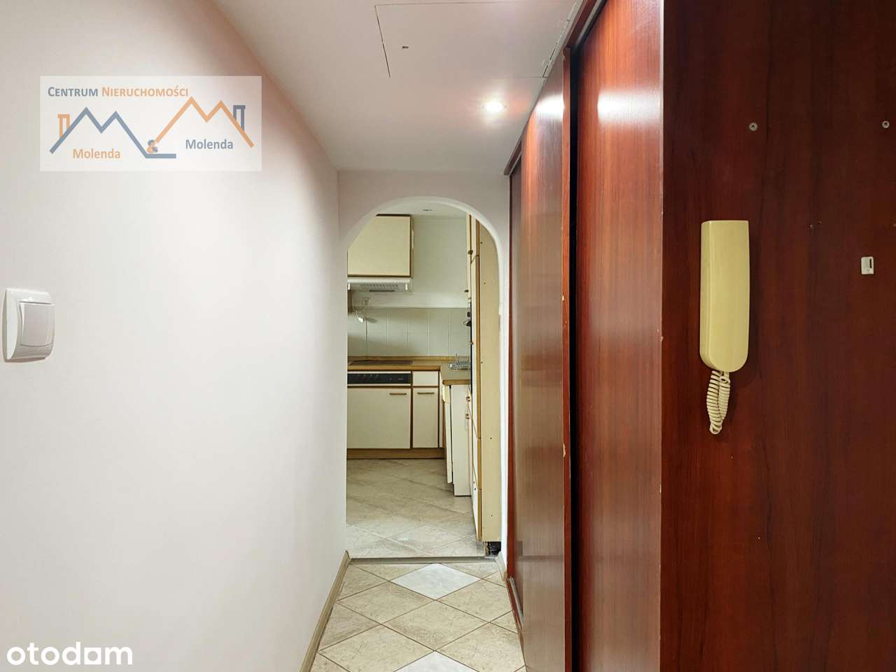 Na sprzedaż 3 pokoje,  ogrzewanie miejskie, atrakcyjna cena!-9