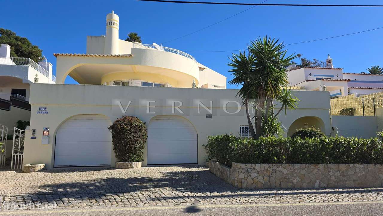 Algarve, para venda, moradia T5 primeira linha do mar com piscina aque-40