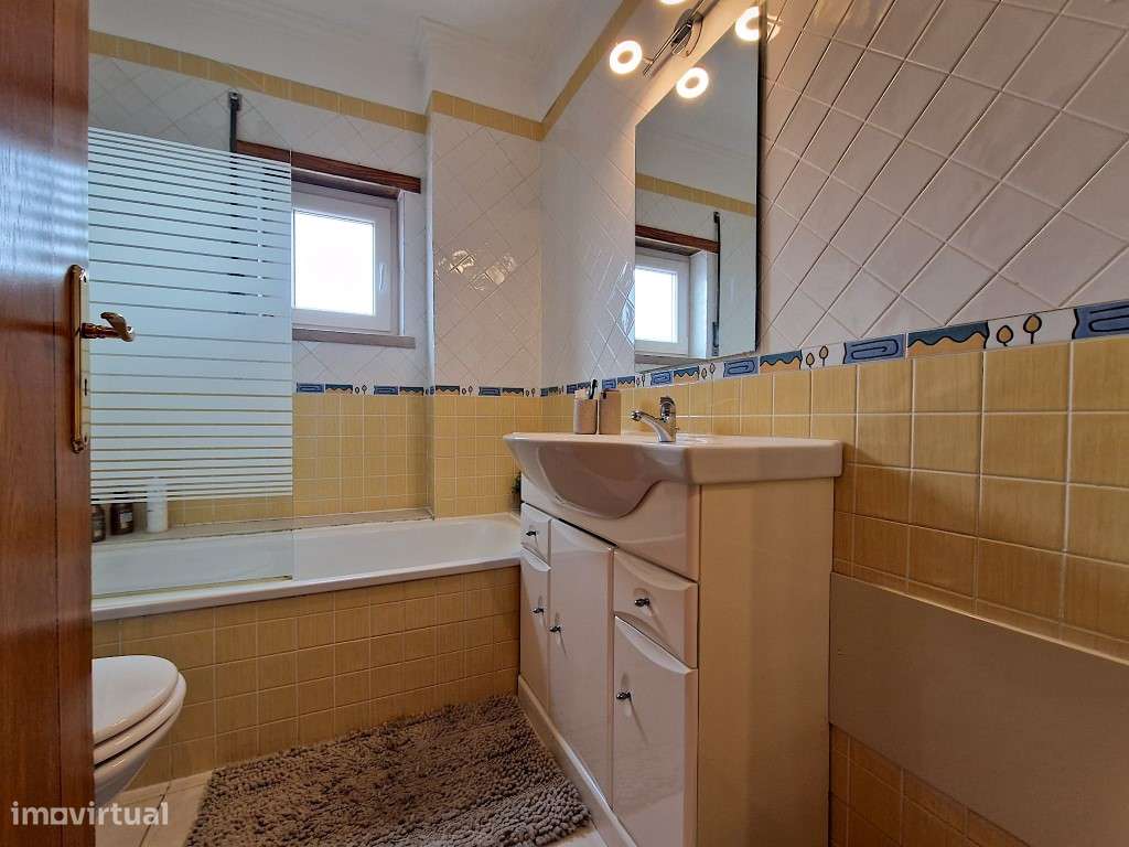 Apartamento T3 em Sesimbra com boas áreas-11