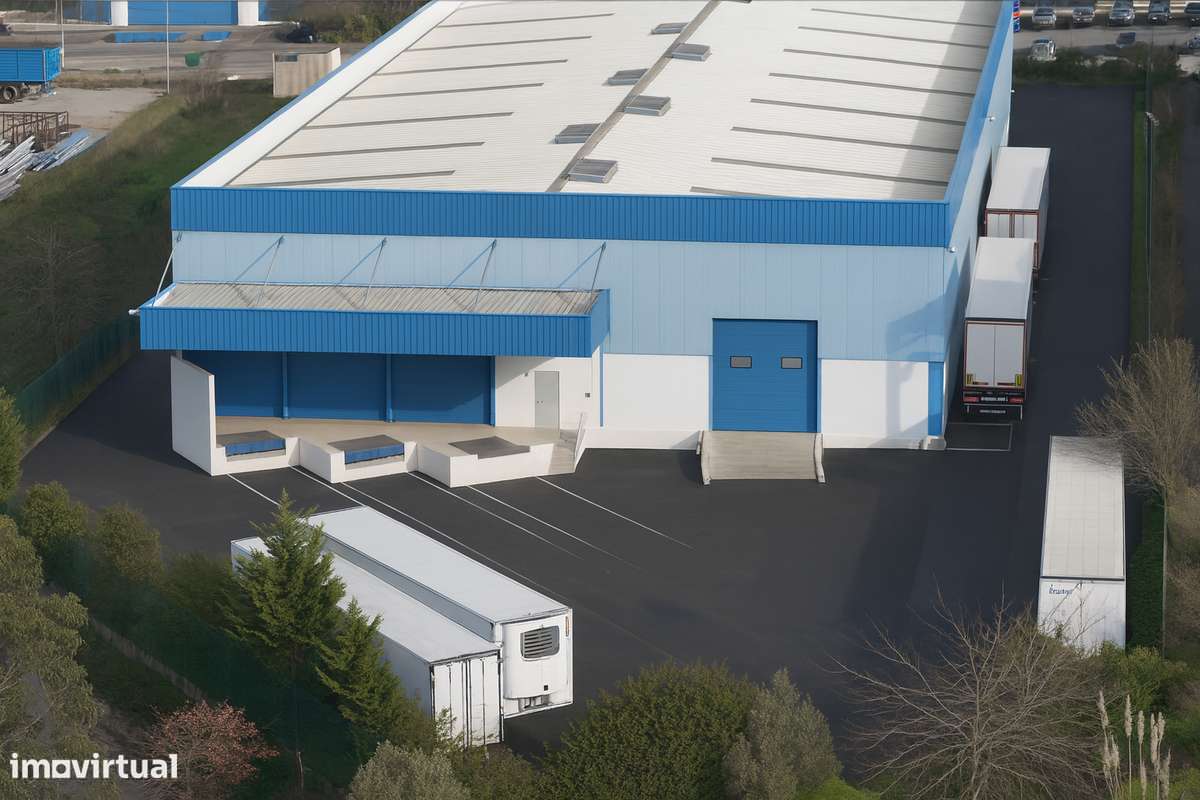 Armazém para arrendar 1800 m2 em Torres Vedras | com cais - Grande imagem: 2/4